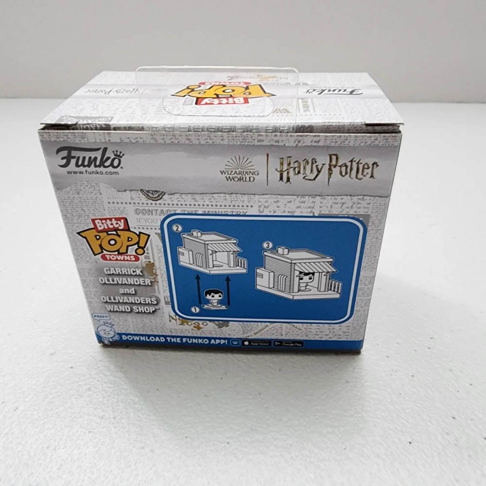 Funko Bitty POP! Towns: Harry Potter Garrick Ollivander and Ollivander's Wand...